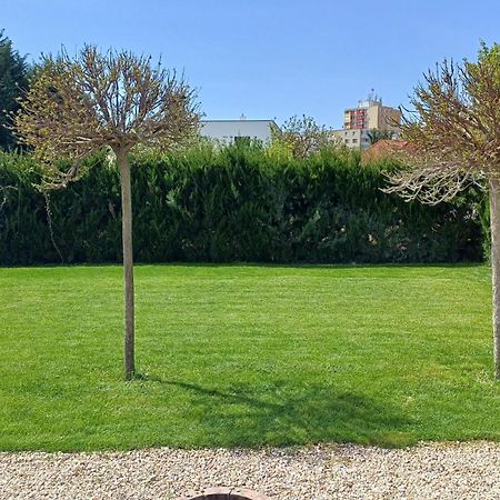 Apartmán La Familia Štúrovo Exteriér fotografie