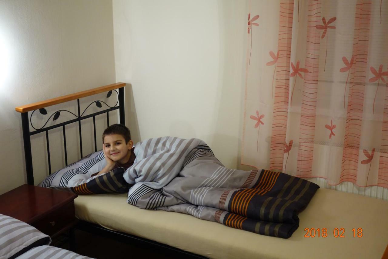 Apartmán La Familia Štúrovo Exteriér fotografie