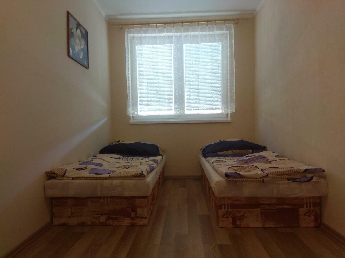 Apartmán La Familia Štúrovo Exteriér fotografie